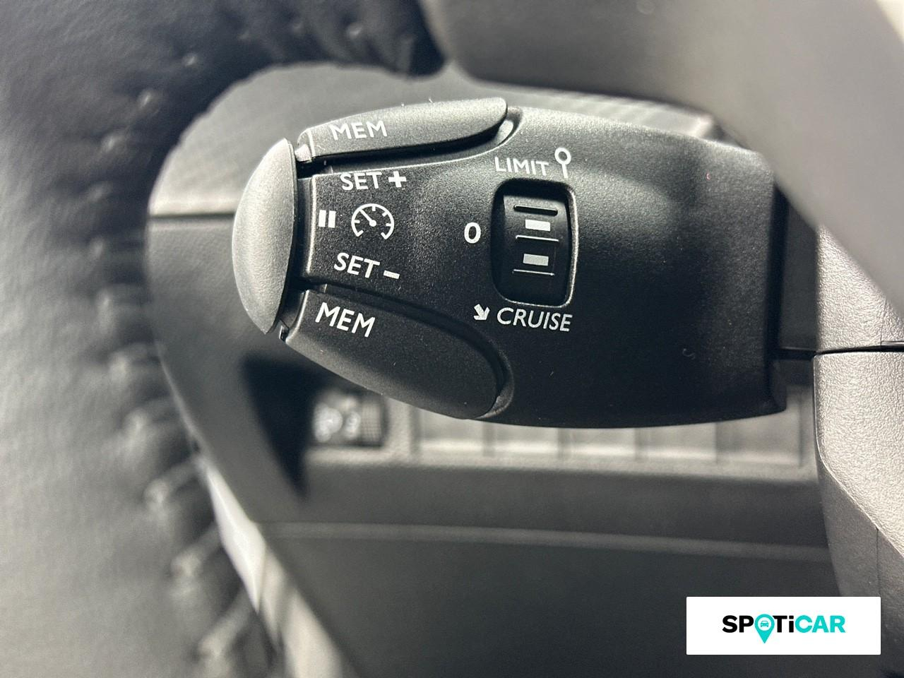 Peugeot 208 1.2 hybrid 110ch style e-dcs6 — photo 17