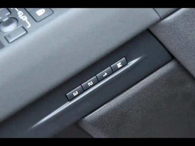 Land Rover Range Rover evoque 1.5 p270e phev 269ch dynamic se — photo 13