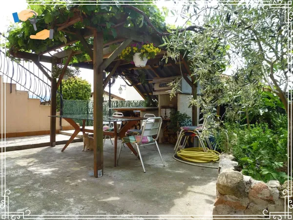 Maison  9 Pièces -151 m² - Terrasse - Dépendances