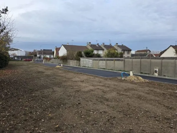 Terrain 244 m²