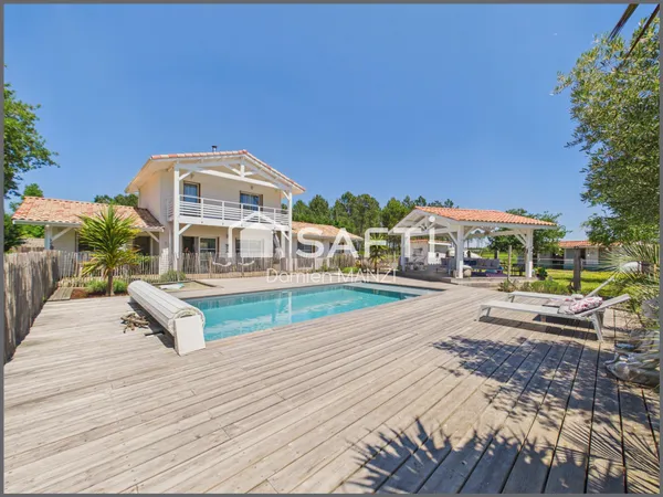MAISON DE CHARME T5 AVEC DEPENDANCE ET PISCINE