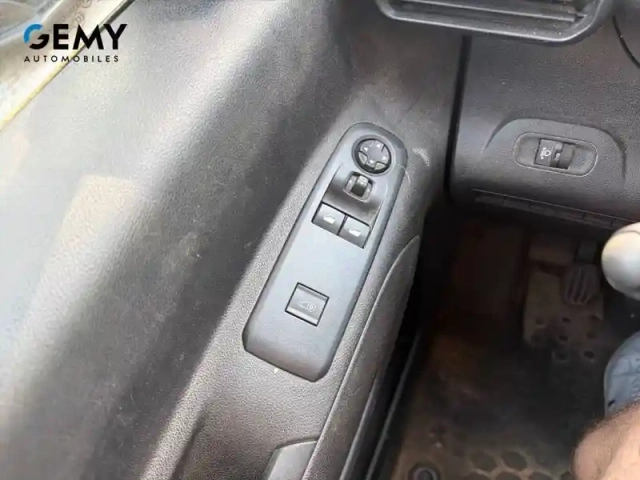 Peugeot Partner fourgon standard 650 kg bluehdi 100 s&amp;s bvm6 — photo 13
