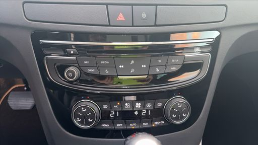 Peugeot 508 RXH 2.0 BlueHDi 180 EAT6 - Feline – 2017 – 123129 km – Diesel – Boîte Automatique — photo 14