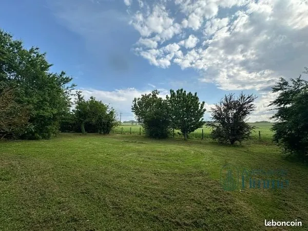 Terrain 895 m² Les Garennes sur Loire