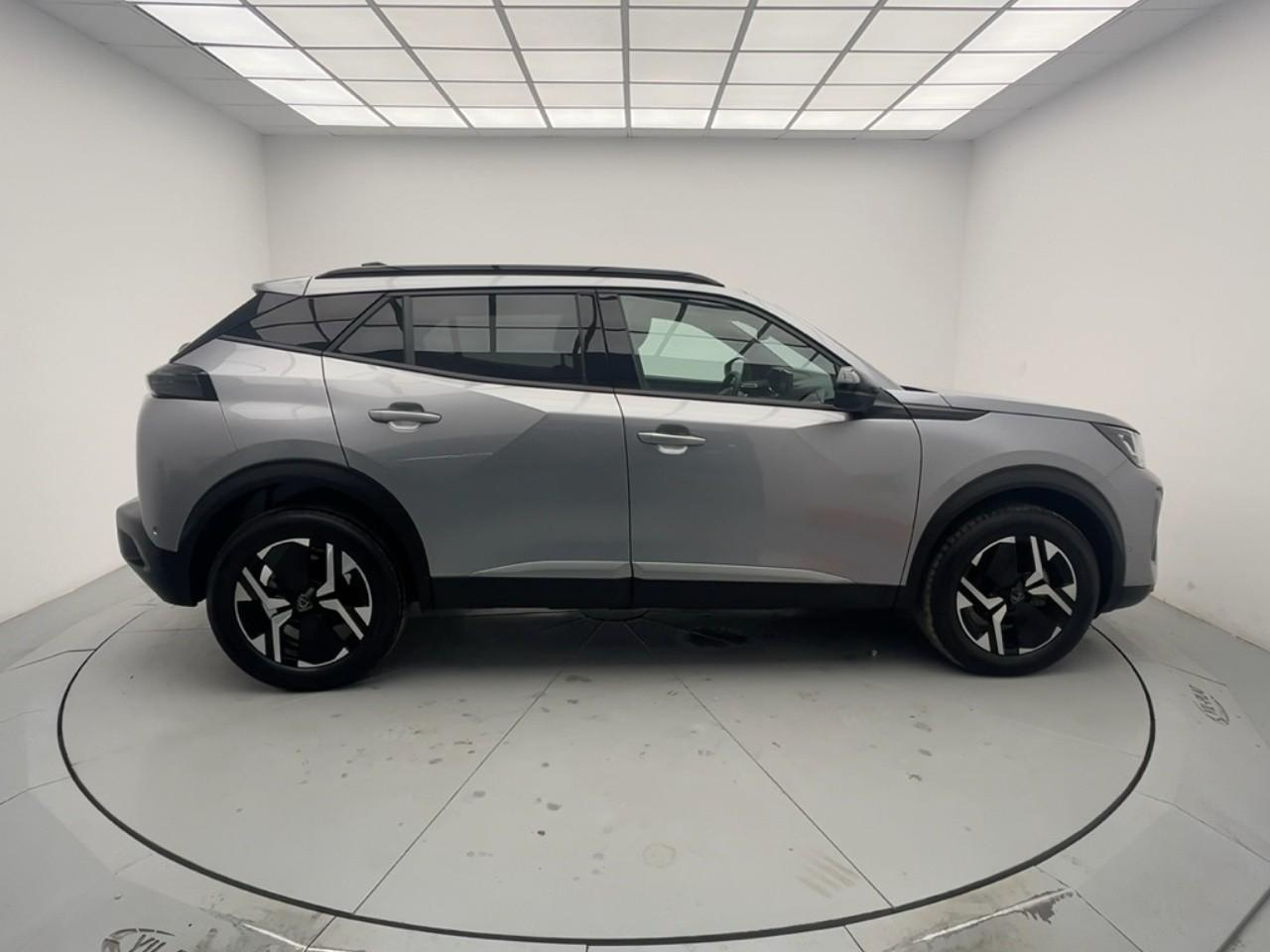 Peugeot 2008 130 s&s eat8 allure — photo 6