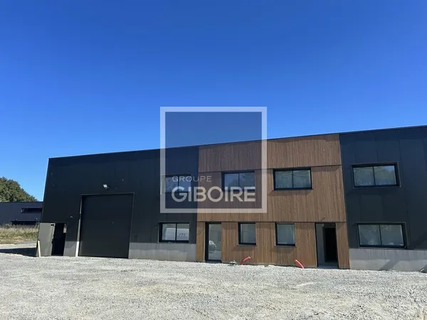 Local industriel 448 m²