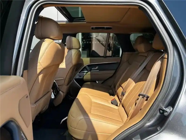 Land Rover Range Rover swb p510e phev awd — photo 8