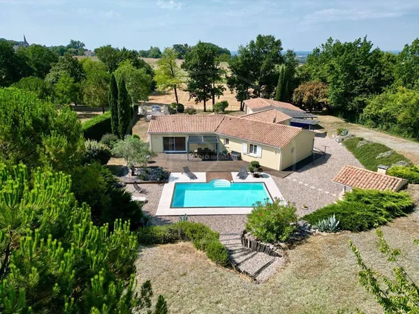 Maison de plain-pied 6 pièces 158 m²