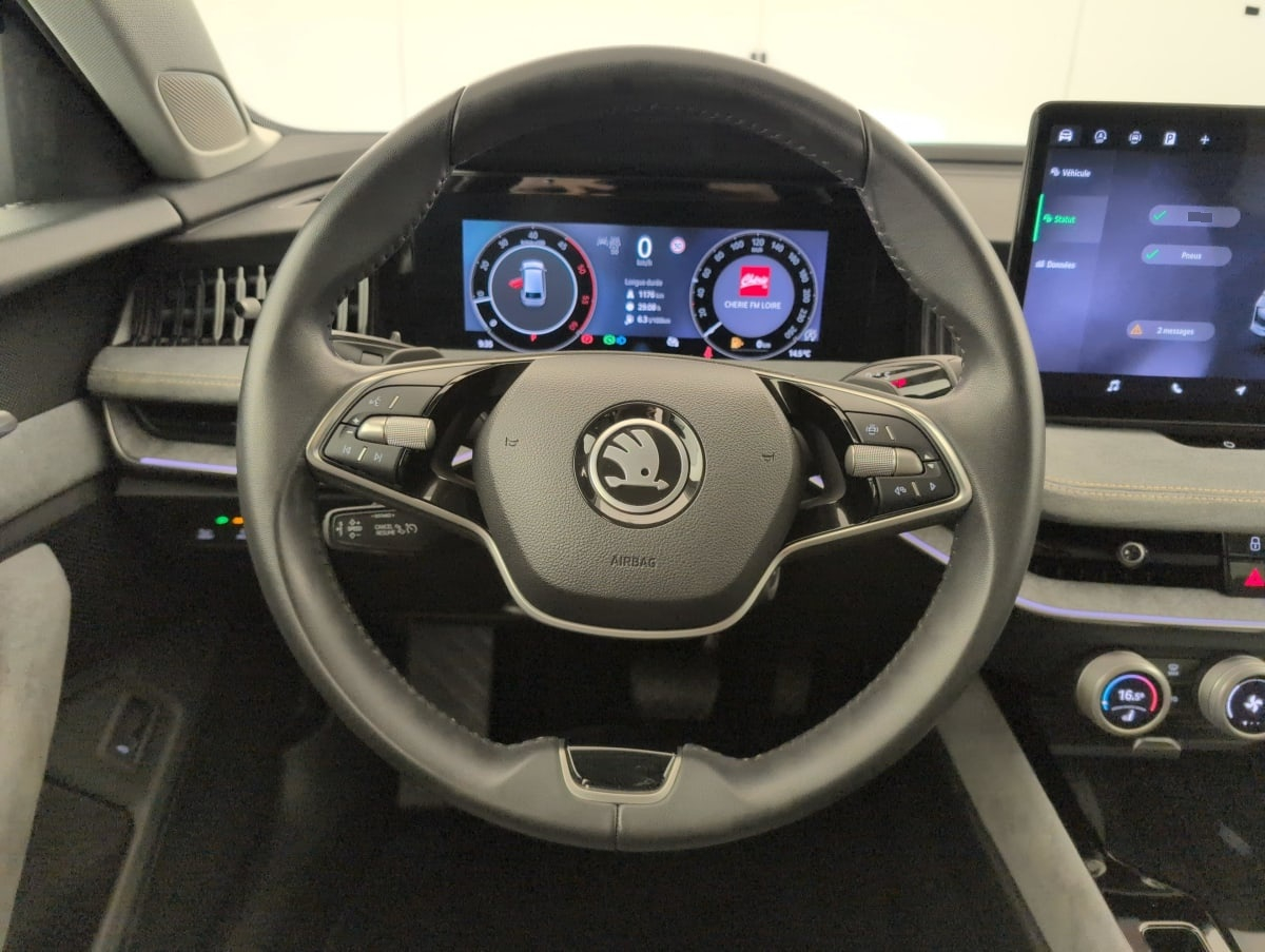 Skoda Superb Combi — photo 23