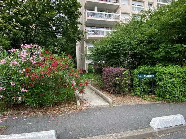 Studio 15 m2 à vendre dans résidence calme avec Gardien