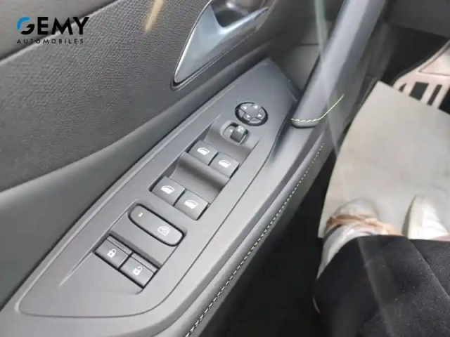 Peugeot 308 electrique 55 kwh 156ch — photo 50