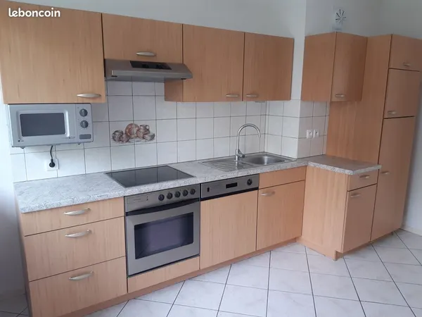 Appartement T3 - 69 m2 - 850 euros - Lumineux