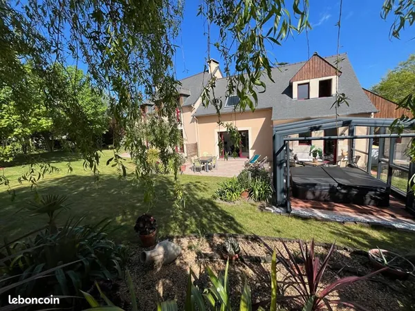 Maison 8 pièces 198 m²