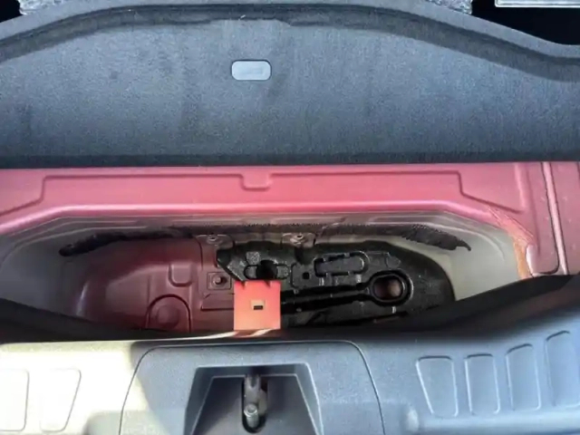 Ford Explorer 170ch standard range 52kwh style rwd — photo 11