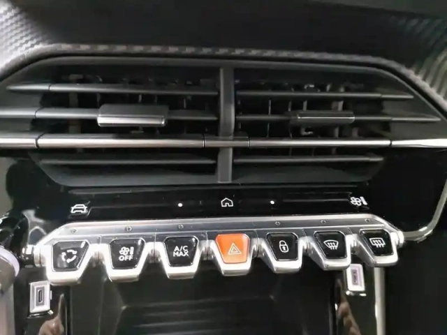 Peugeot 208 puretech 75 s&amp;s bvm5 — photo 40