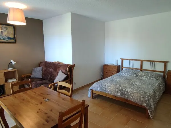 Studio 30 m² + terrasse fermee de 4.5m²