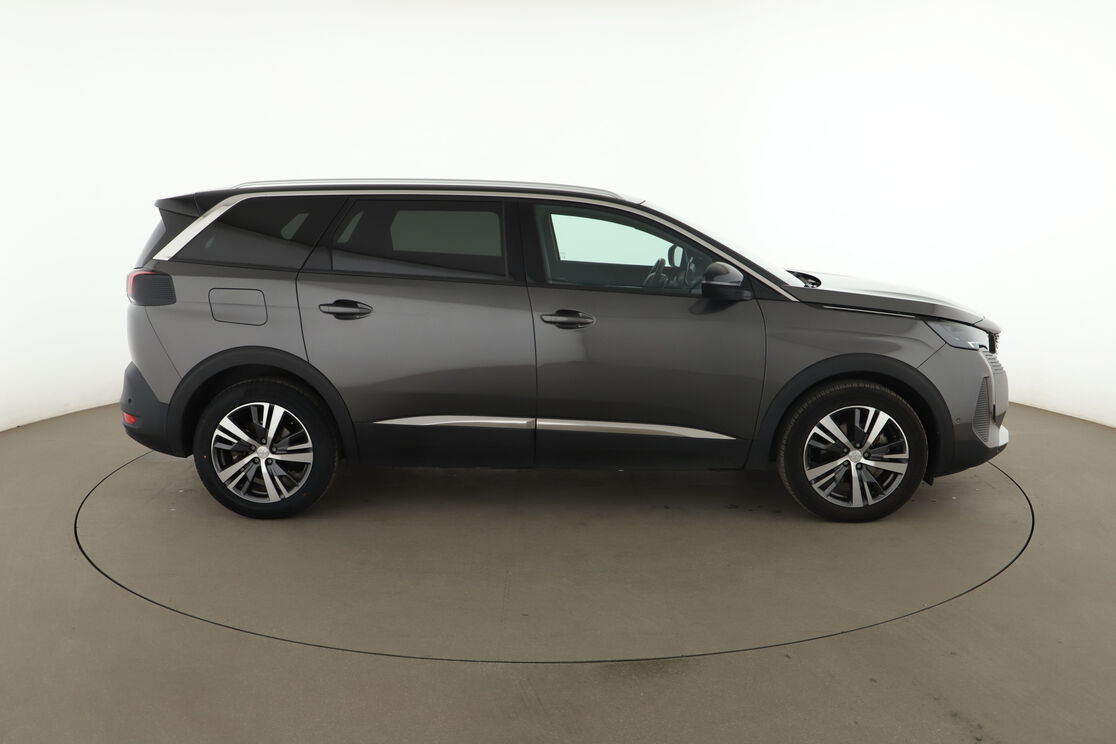 Peugeot 5008 1.2 Hybrid Allure Pack e-DCS6 — photo 6