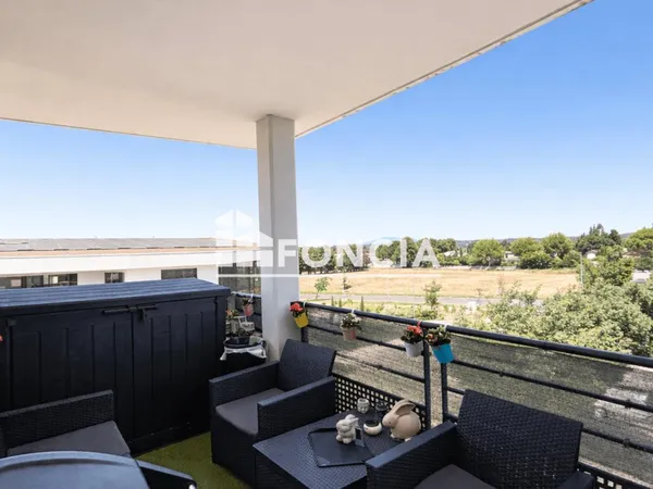 Montfavet Agroparc - T3 dernier étage avec terrasse vue dégagée et parking en résidence récente