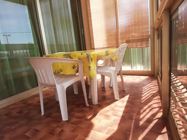 SIX FOURS LES PLAGES, APPARTEMENT TYPE 3 , GARAGE ET CAVE, P