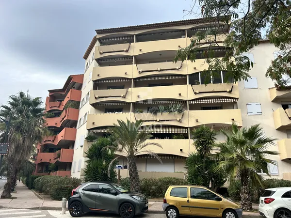 Appartement de type3 au 3e étage/5avec ascenseur d'une résid