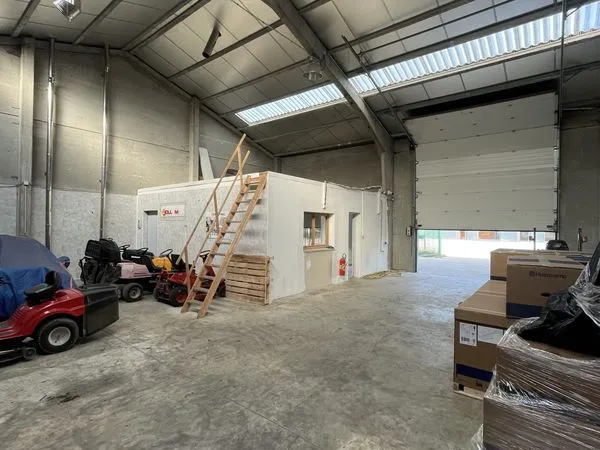 Entrepôt 175 m² Saint-Venant