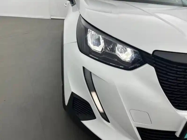 Peugeot 2008 puretech 130 s&amp;s eat8 — photo 16