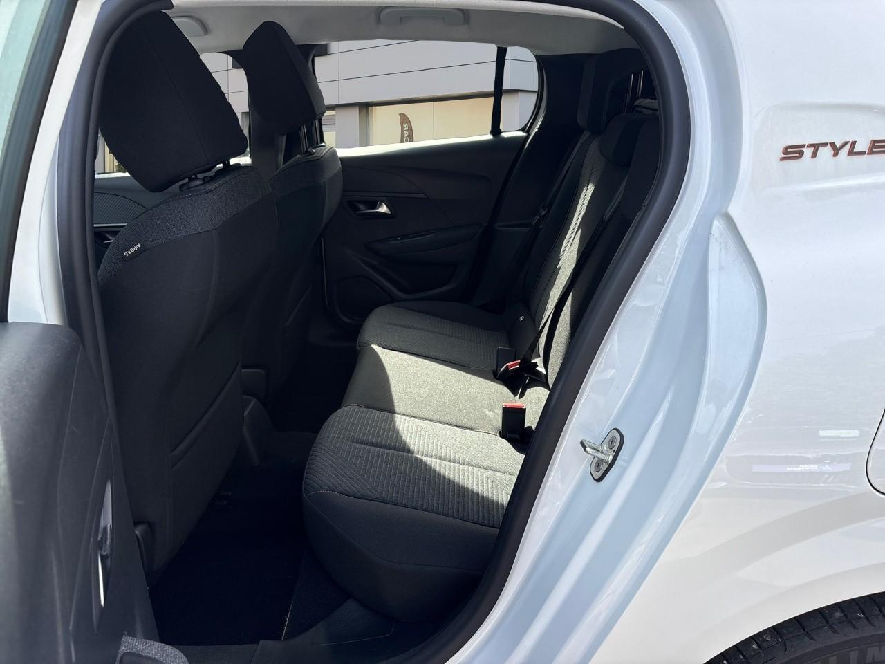 Peugeot 208 1.2 hybrid 110ch style e-dcs6 — photo 10