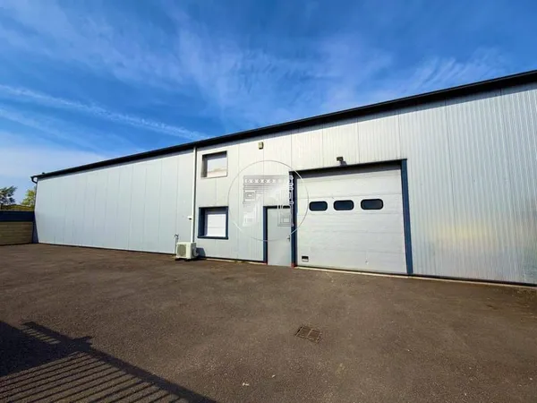 Local d'activité 203 m²