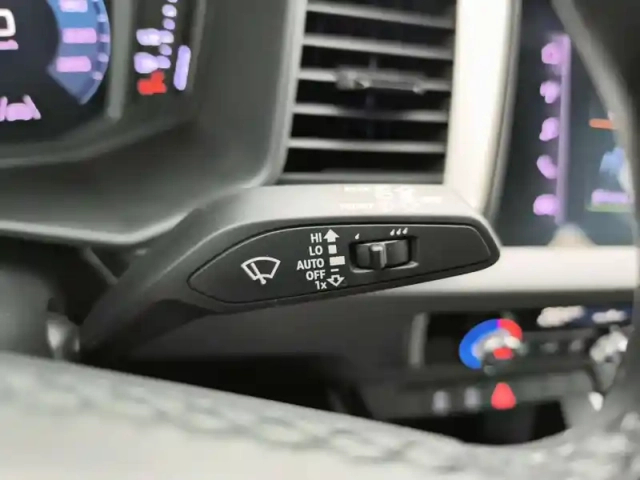 Audi A1 sportback 30 tfsi 110 ch s tronic 7 — photo 21