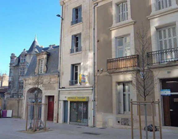 Local commercial 2 pièces 43 m²