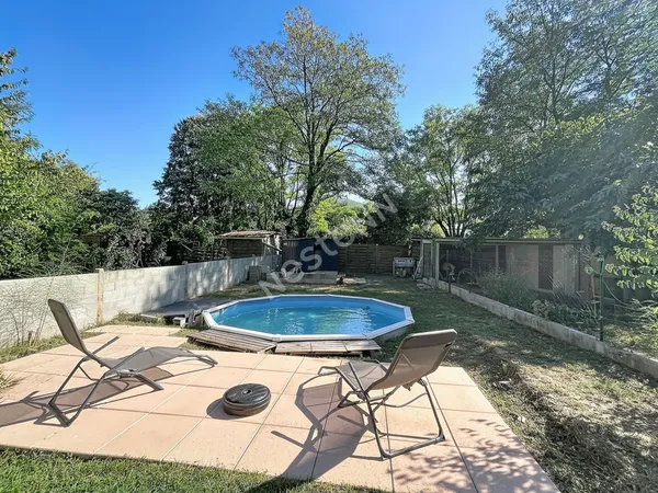 Les tourrettes - Appartement 4 pièces avec balcon, jardin privatif et piscine, garage et deux caves 