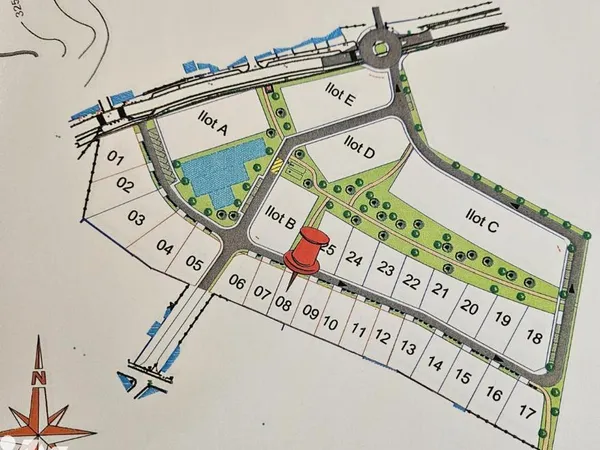 Terrain 374 m²