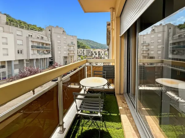 T2 meublé 56 m², balcon, cave et parking, Royat