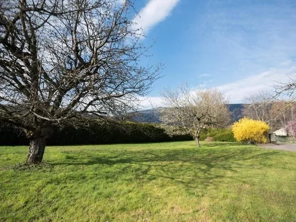 Terrain constructible 640 m²
