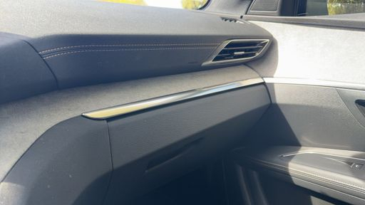 Peugeot 3008 1.5 BlueHDi 130 EAT8 - GT-Line – 2021 – 60050 km – Diesel – Boîte Automatique — photo 13