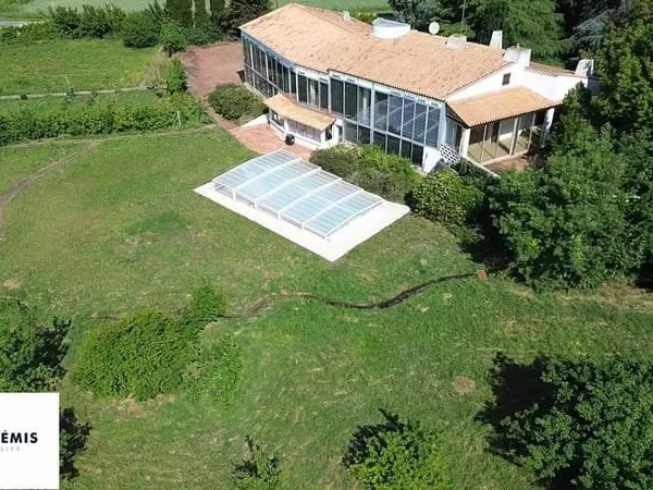 Maison de plain-pied 7 pièces 215 m²