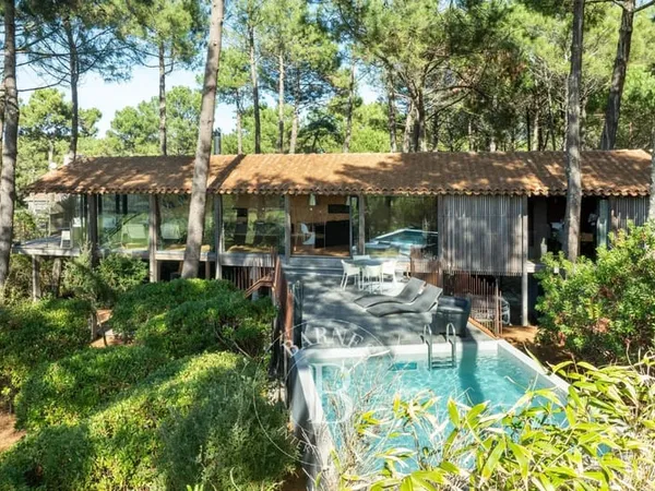 MOLIETS-ET-MAA, GOLF ET PLAGE, VILLA D'ARCHITECTE AVEC PISCINE