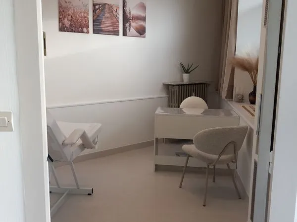 LOCAL PROFESSSIONNEL 12m²-150/MOIS - IDEAL ESTHETICIENNE/BEAUTE