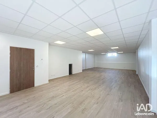 Bureaux 120 m² BRIE-COMTE-ROBERT