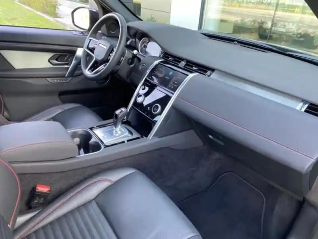 Land Rover Discovery Sport p300e r-dynamic se awd bva mark vi — photo 13