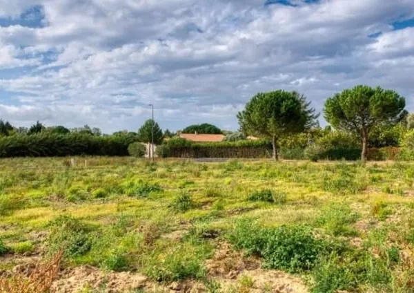 Terrain 600 m²