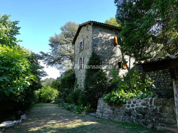 Maison de caractere, piscine, acces riviere, 4 chambres