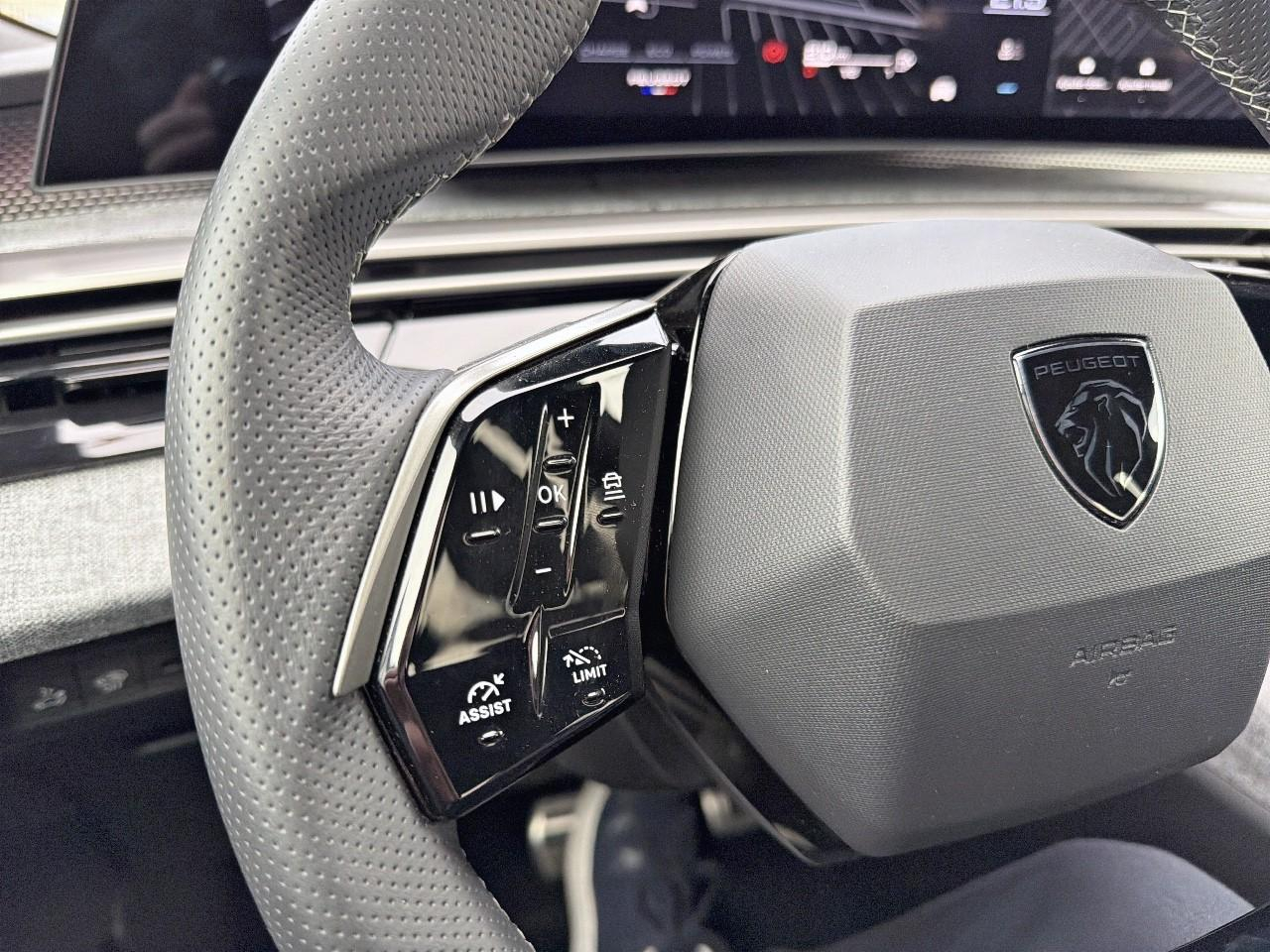 Peugeot 3008 hybrid 145 e-dcs6 gt — photo 17