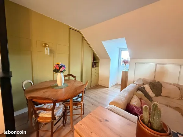 Appartement 3 pièces sous combles - 54,26 m² Carrez (60,10 m² au sol) + Parking privé - Saint-Rémy-l