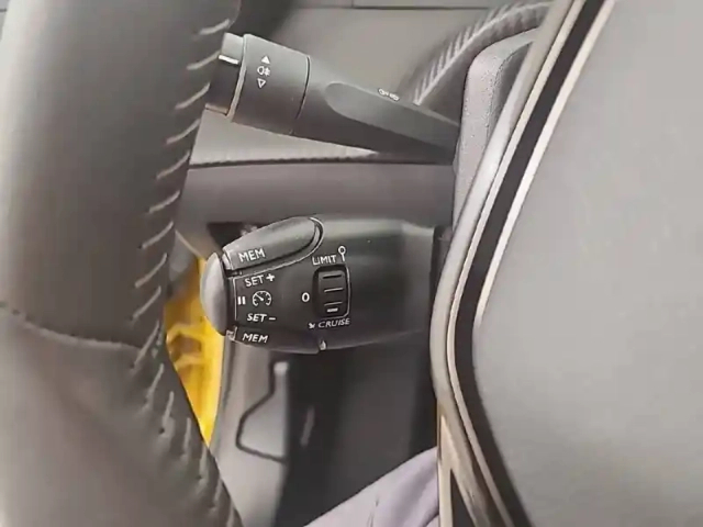 Peugeot 208 puretech 75 s&amp;s bvm5 — photo 55