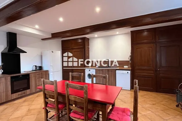 Maison 8 pièces 356 m²