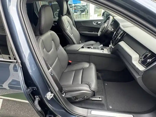 Volvo Xc60 t6 awd hybride rechargeable 253 ch+145 ch geartronic 8 — photo 41