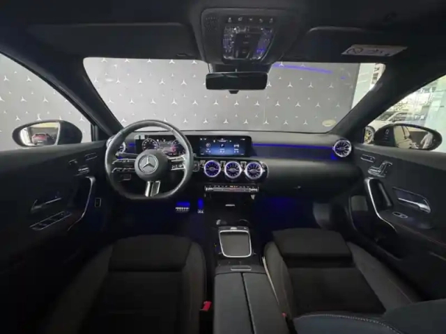 Mercedes Classe A 200 d berline amg line — photo 3