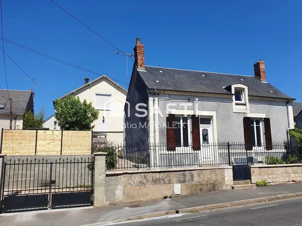 Maison 2 chambres, jardin-stationnement-dépendance