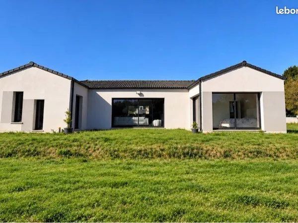 À vendre Maison récente de plain pied